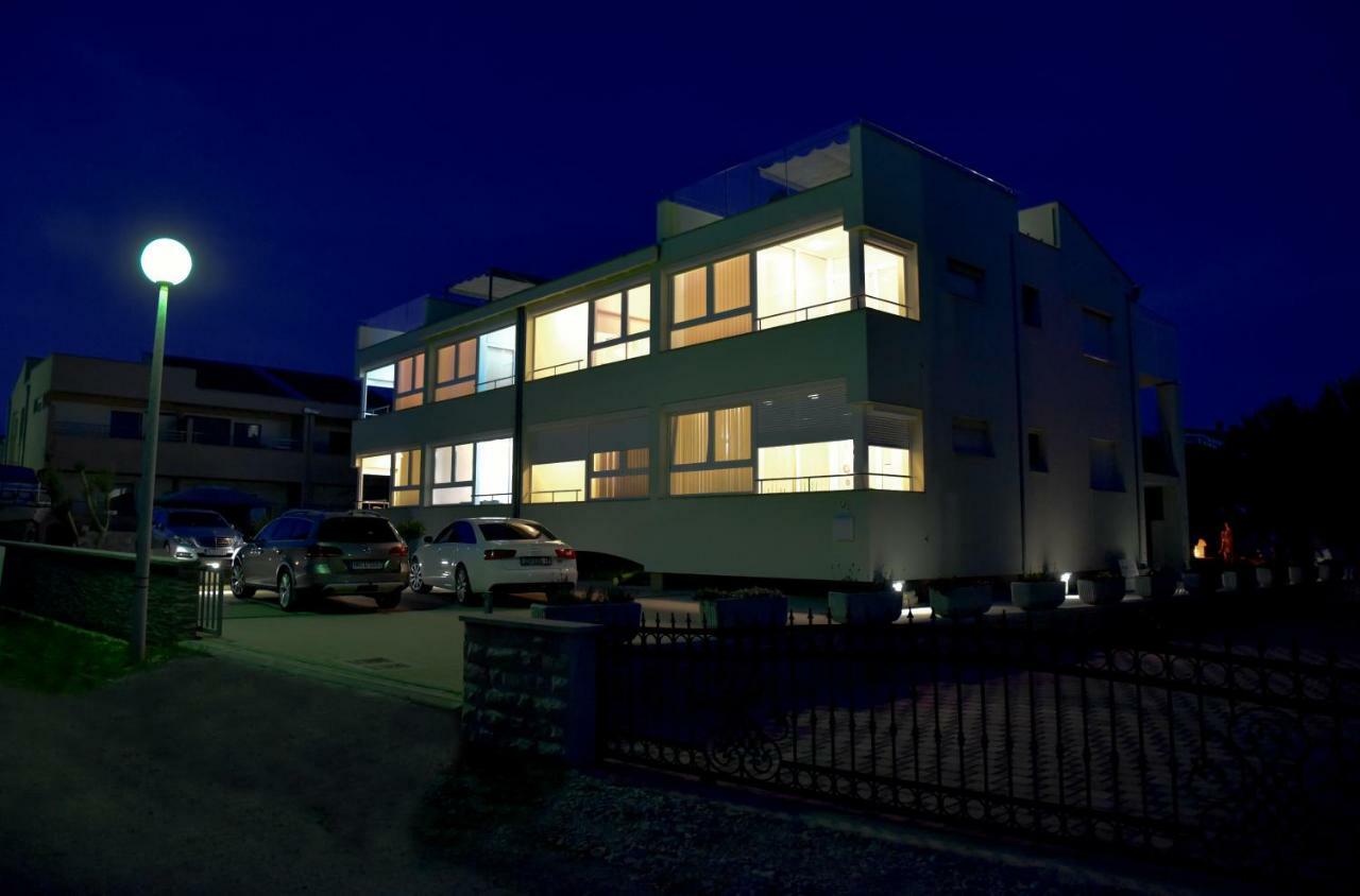 Apartments Laura 1 Privlaka  Exterior photo